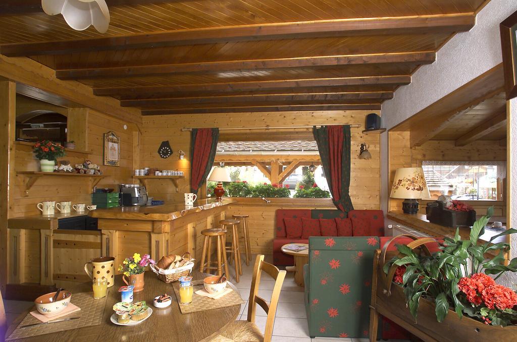 Le Choucas Hotel Chatel Exterior photo